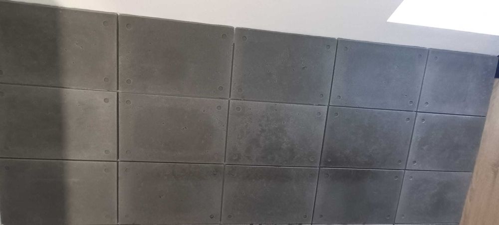 Płyty betonowe architektoniczne po demontażu