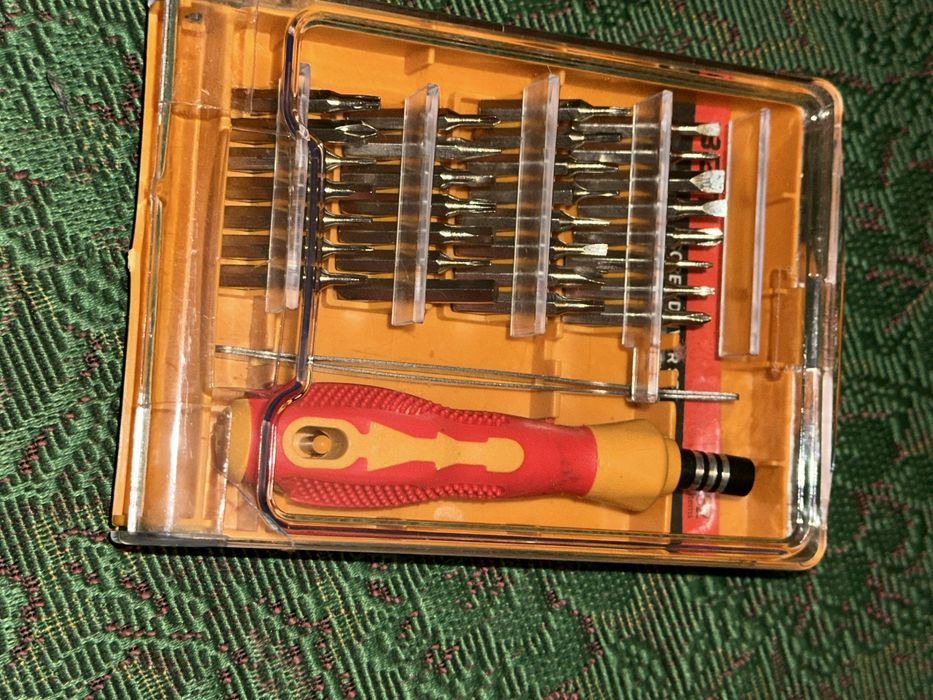 Набір різних якісних викруток