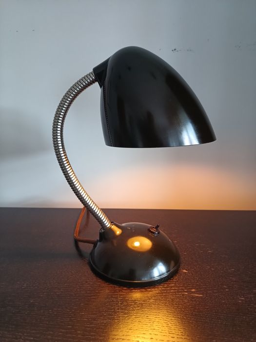 Lampa biurkowa Bauhaus bakelit