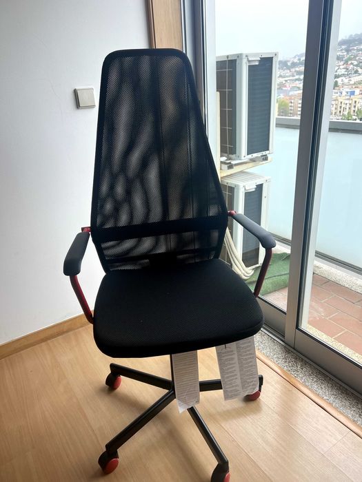 Cadeira Gaming IKEA HUVUDSPELARE – Como Nova (1 mês de uso)