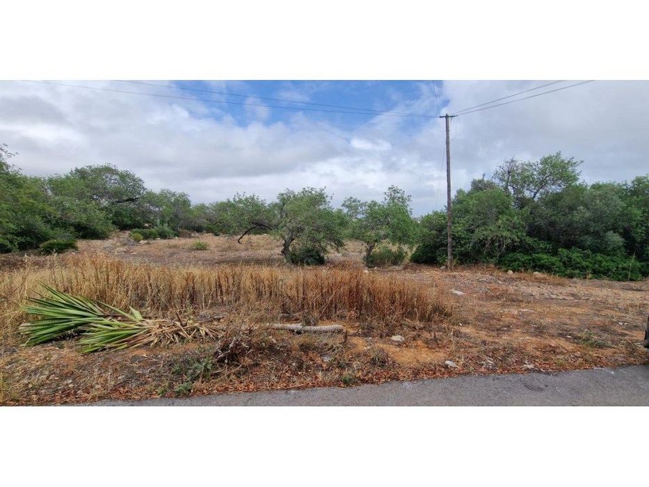 Lote de terreno junto à estrada nacional 125, na Patã de Cima, Algarve