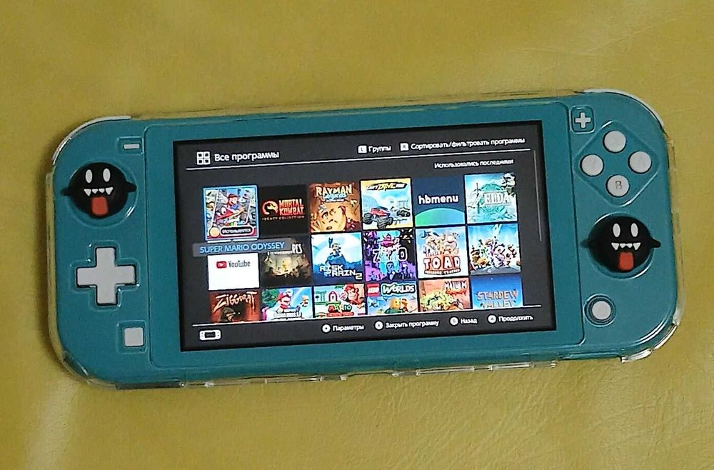 Nintendo Switch Lite у чудовому стані + чохол