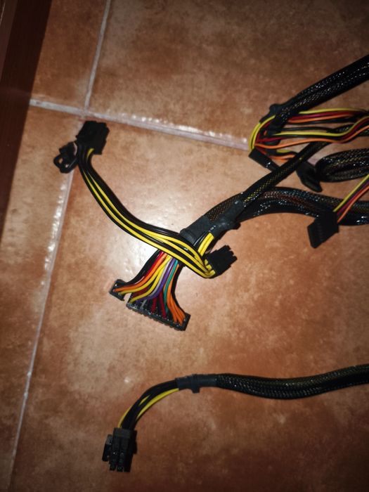 Fonte de alimentação LCPOWER 650w