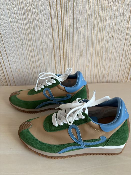 Кросівки жіночі Loewe