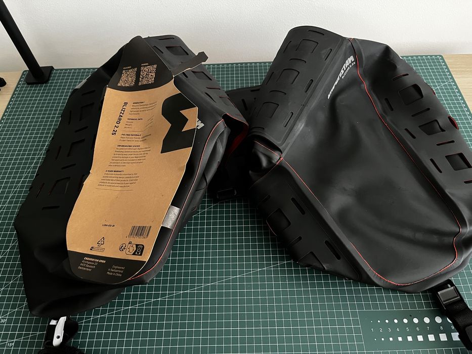 Sakwy motocyklowe Enduristan Blizzard 2.25 czarne pojemnosc 25L
