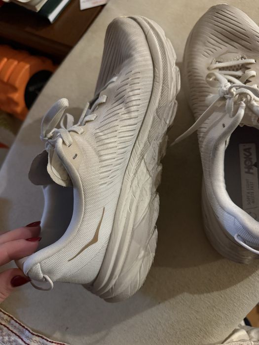 hoka rincon 3 - купити чоловіче взуття - Ціна на OLX.ua