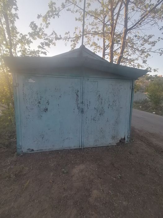 Продам гараж у районі Богдана