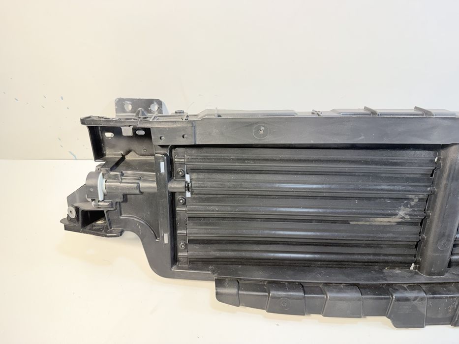 Volvo XC60 2 II wlot powietrza żaluzja elektryczna 18-26
