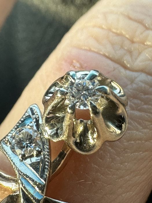 Золотое кольцо с бриллиантами