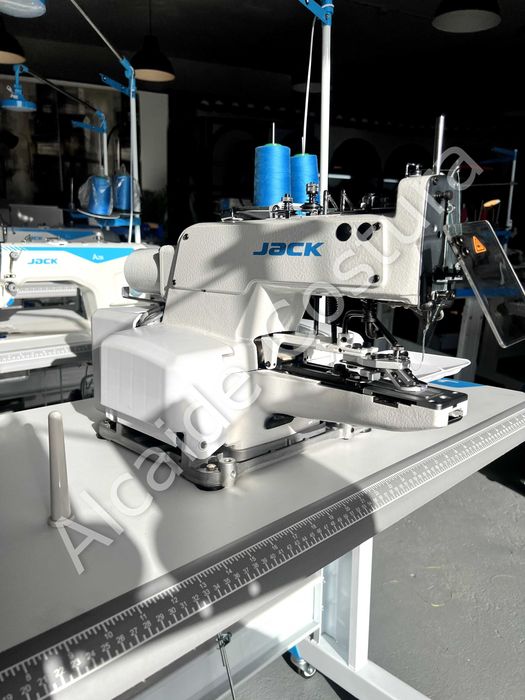 Máquina de pregar botões industrial  JACK JK-T1377E