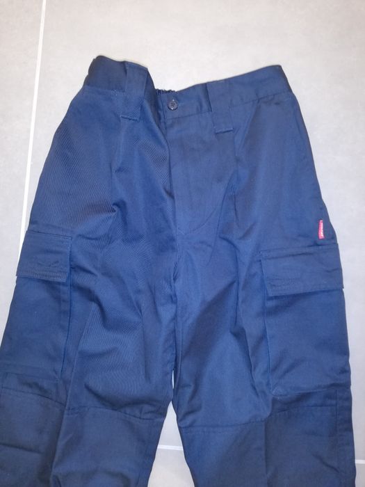 Calça multibolsos reforçadas T-42 - nova