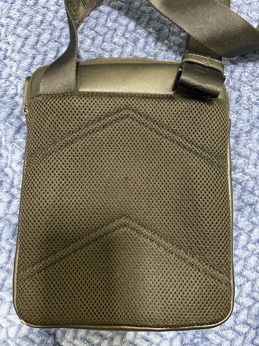 Продам мужскую сумку Calvin Klein