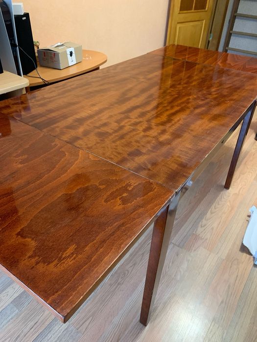 Продається стіл