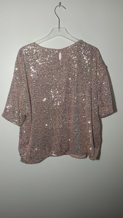 Tshirt brilhante de lantejoulas