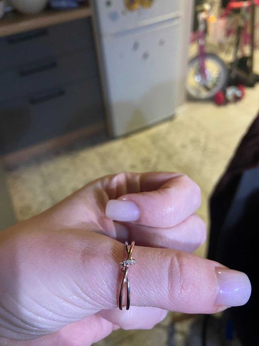 Перстень жіночий кольцо каблучка 10 розмір