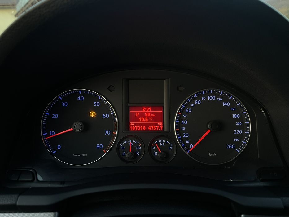 Машинка сімейна шустра