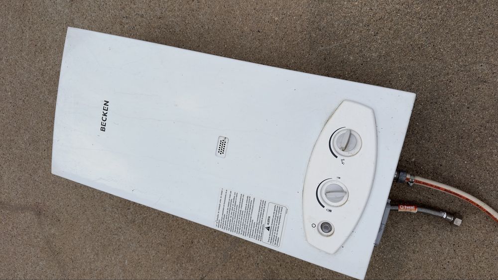 Esquentador Becken com botões manuais – Bom estado
