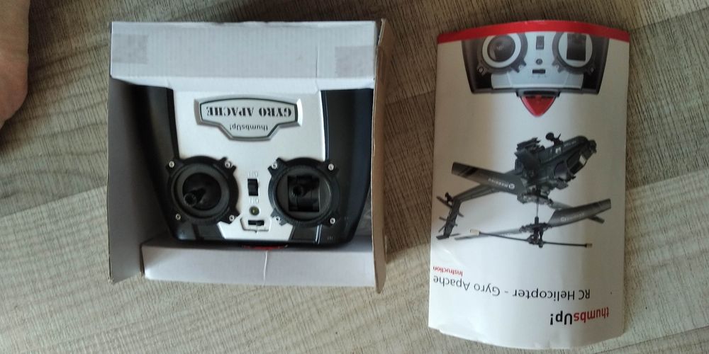 Вертоліт гелікоптер на пульті керування