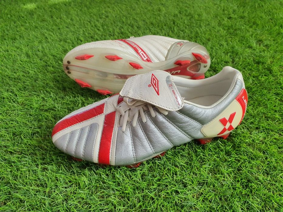 Umbro X Boot exo skeleton: 2 100 грн. - Кроссовки для зала и