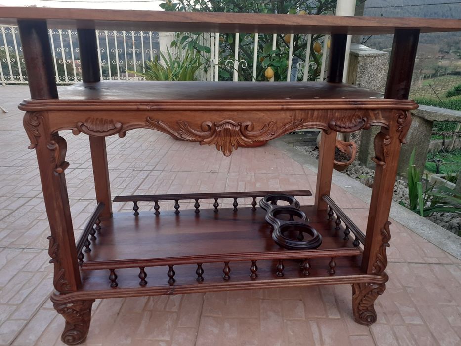 Varios moveis antigos Real • OLX Portugal