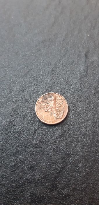 Vendo estas moedas de 1 e 2 cêntimos tem uma de 1 cêntimo com defeito