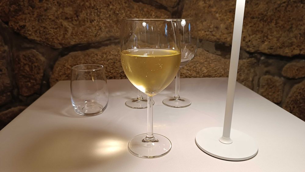 Copos em vidro transparente modelo Ikea SVALKA 44cl