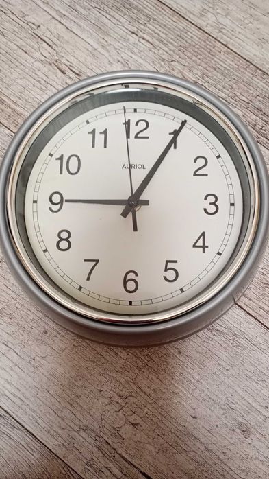 Zegar retro kwarcowy