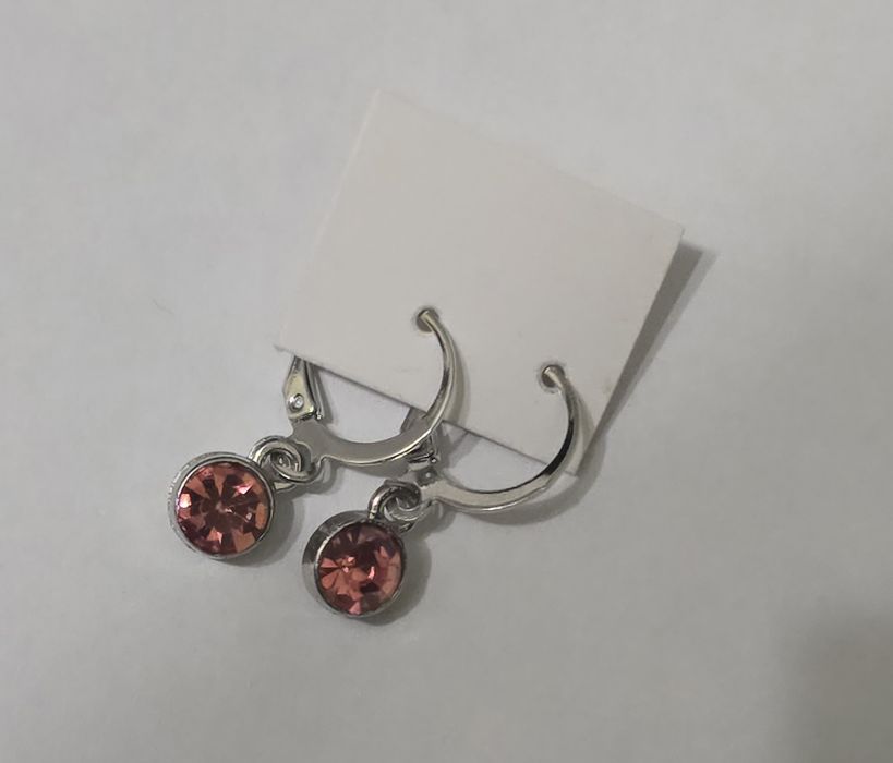 серьги с красным камнем