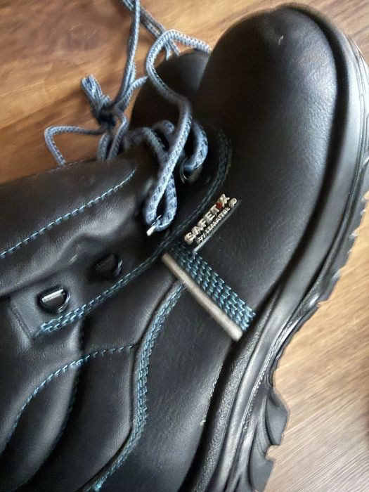 Buty robocze z noskiem