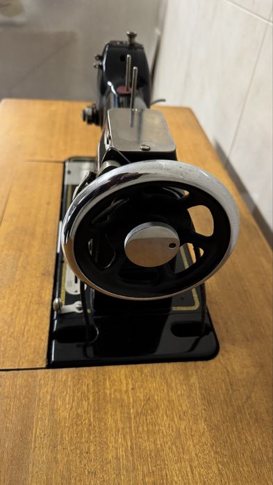 Maquina de costurar OLIVA