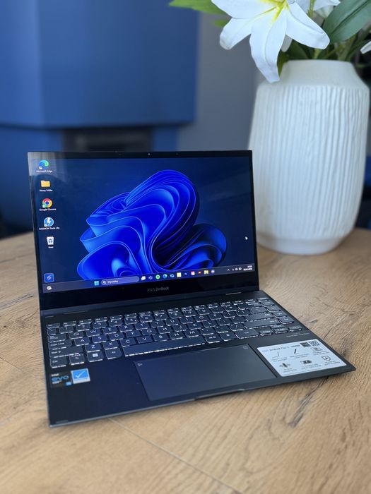 ASUS zenbook flip 13