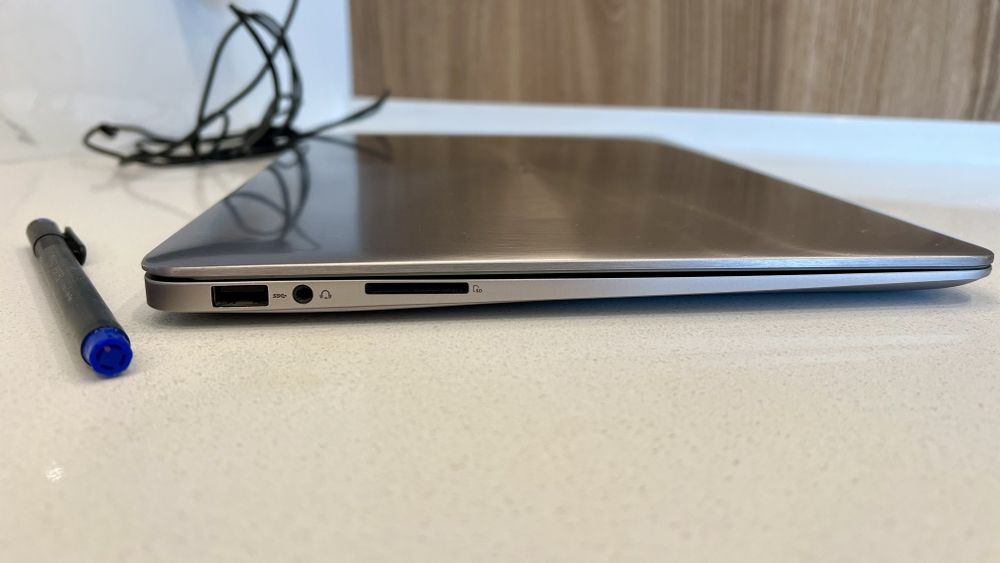 Ноутбук Asus ZenBook UX330UA
