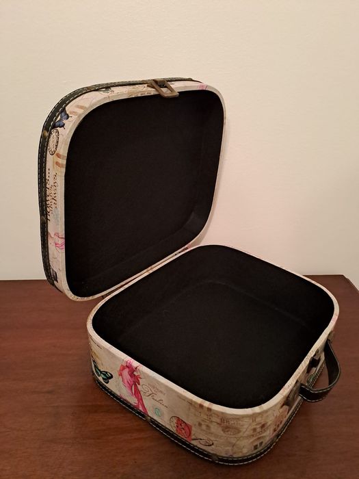 Mala/baú em couro vintage