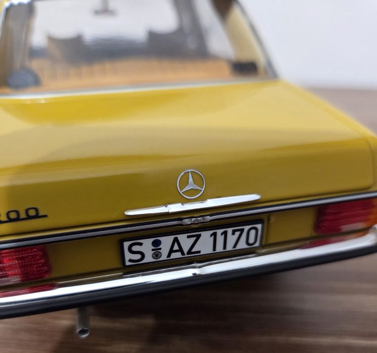 Mercedes W115 Norev 1:18 Yellow Bahama.