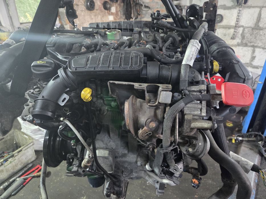 Silnik peugeot 308 II T9 1.2THP 1.2 THP kod 10XT15HN02