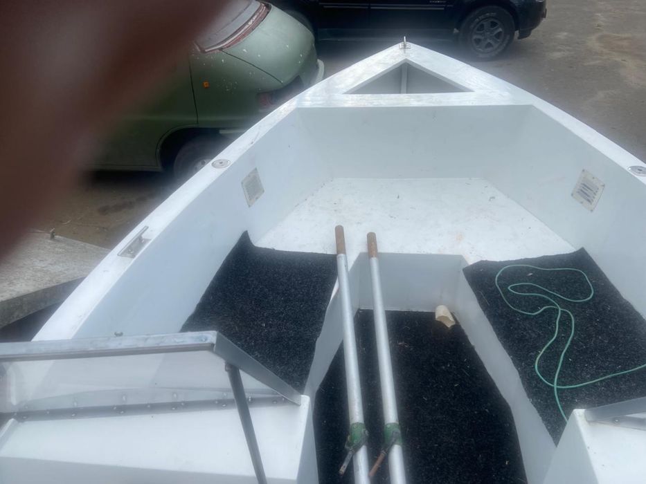 Продаю Катер Темп удлиненный 5.3×2 (с лафетом 2400)