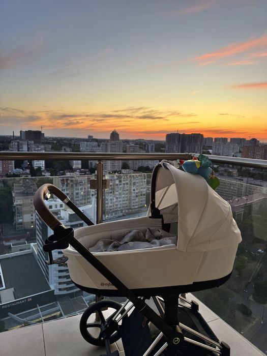 Cybex Priam 4.0 коляска 2 в 1 Off White шасси Chrome Brown