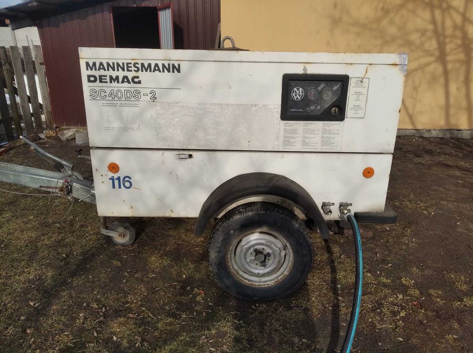 Zestaw do Piaskowania Kompresor śrubowy i Piaskarka