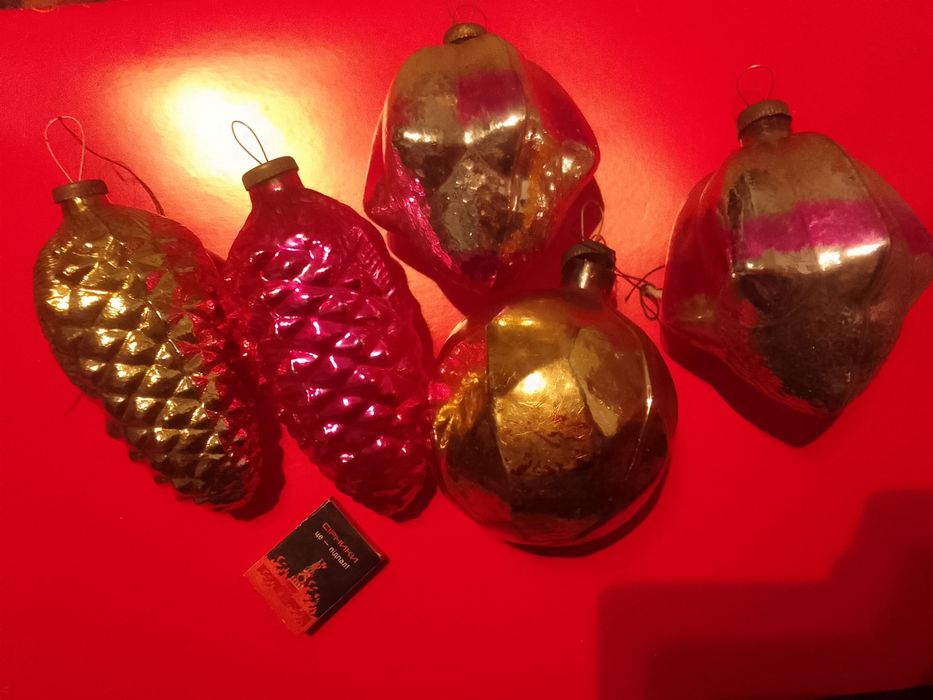 Большие елочные игрушки