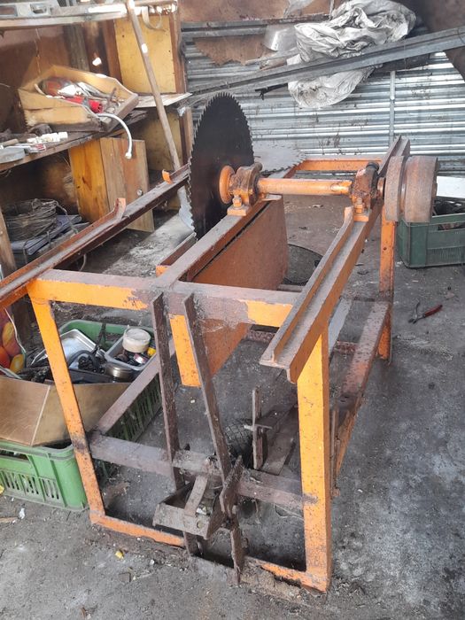 Rama piły + 4 piły