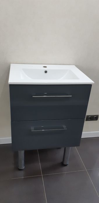 Продаю тумбу з умивальником Imprese