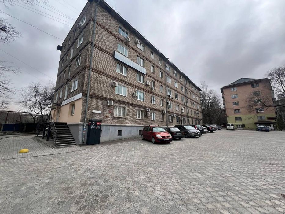 Оренда автономного офісу 42 м² в ДЦ «Арсенал» — вул. Л. Жаботинського