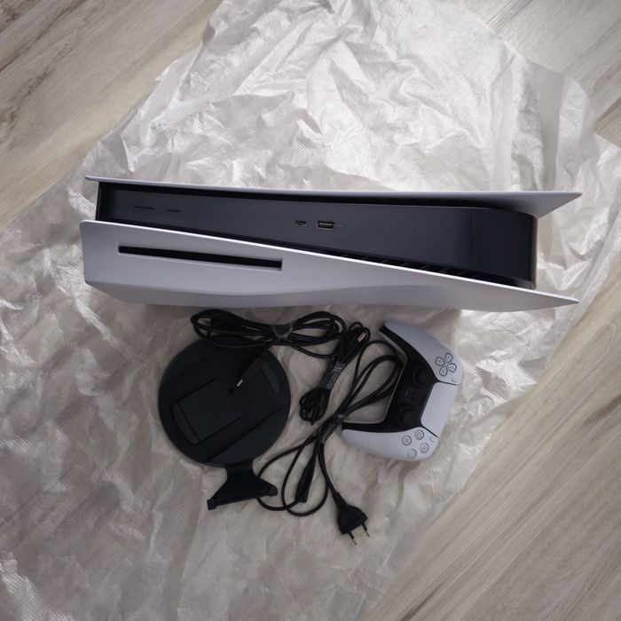 Playstation 5 PS5 cfi 1116 z napedem dysk 825gb 1 pad stan idealny