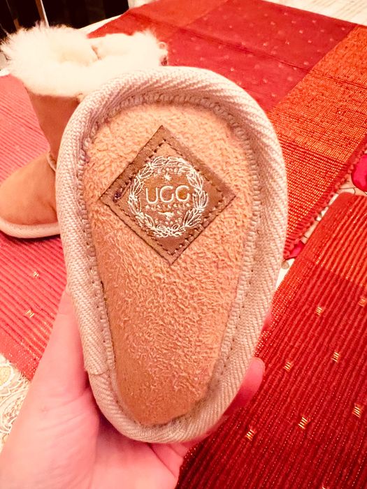 Продам натуральні Ugg дитячі 14 см. по стопі