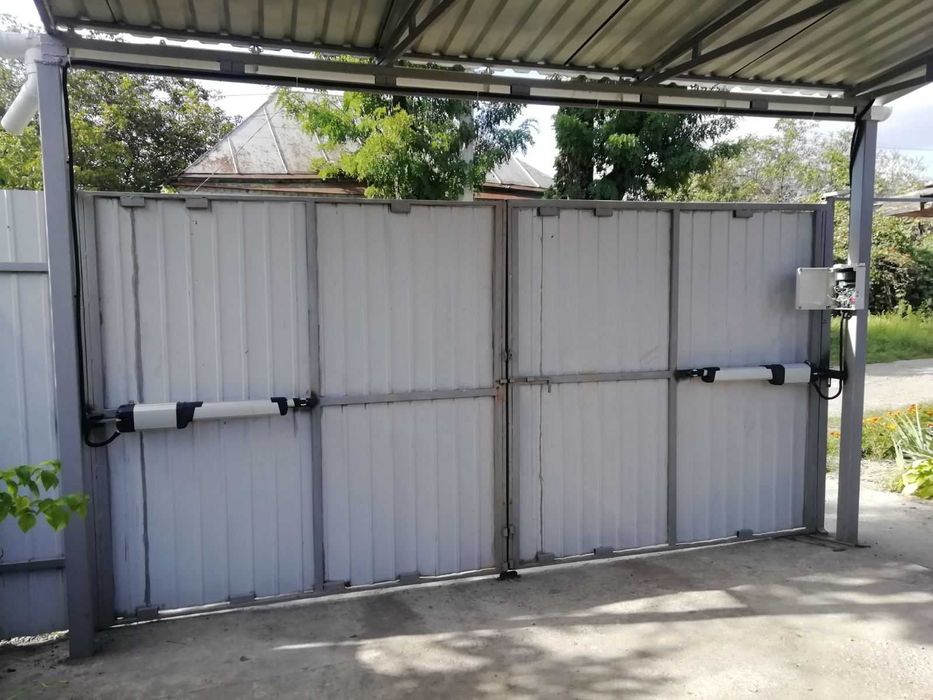 Автоматика Италия для распашных ворот в Днепре. Производим монтаж!