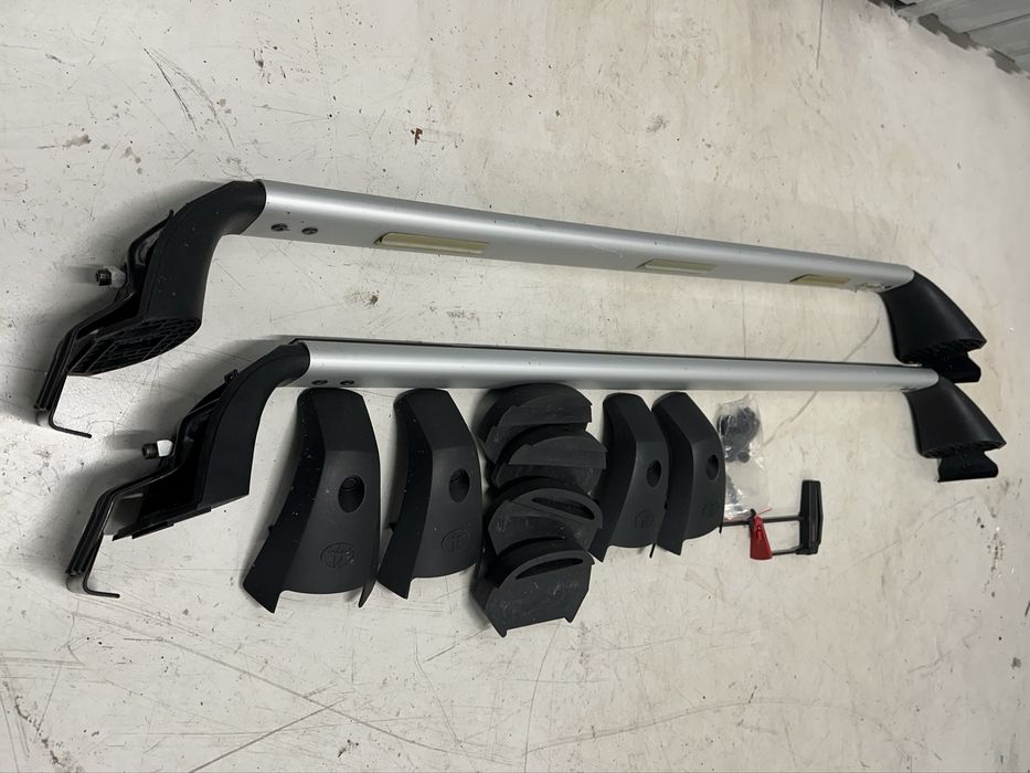 Oryginalny bagażnik dachowy do Toyota Corolla E12 max 75kg - komplet