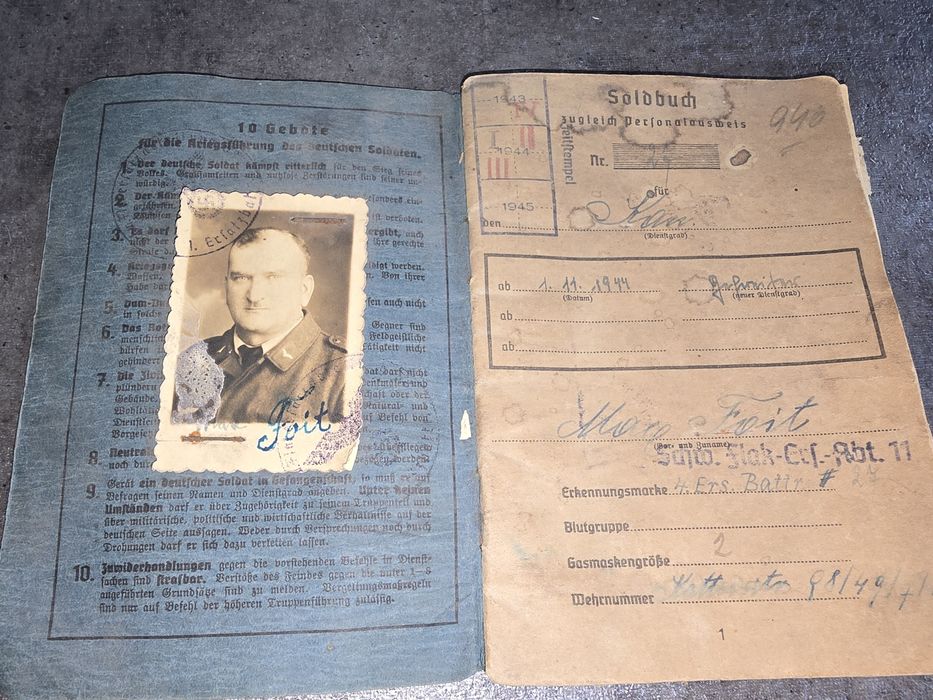 Soldbuch Luftwaffe. Lipiny