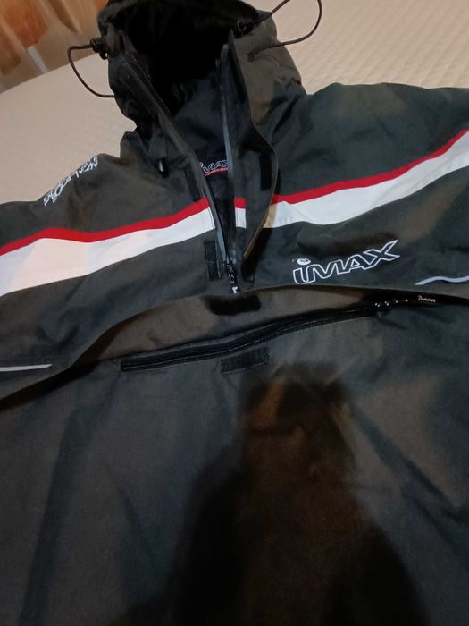 Casaco marca IMAX