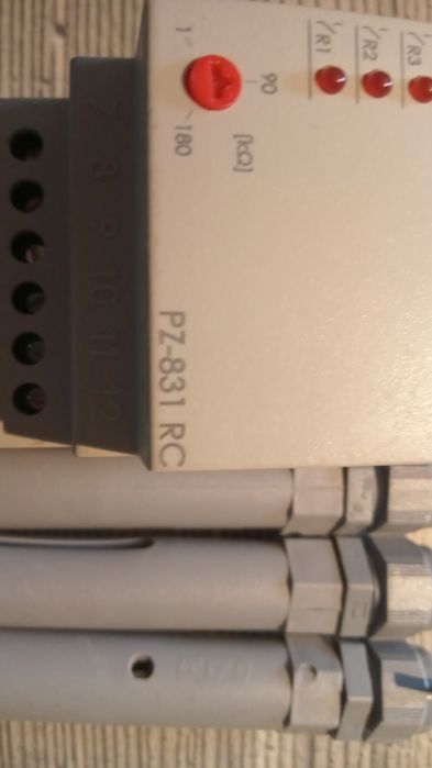 Przekaźnik kontroli poziomu cieczy PZ 831 RC