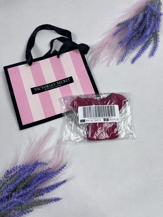 Czerwone majtki stringi z krysztalkami Victoria’s Secret rozmiar S